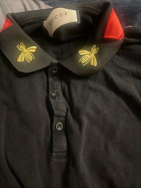 GUCCI youth Black Long Sleeve Polo with Gold bees accent. Size M Made in Italy
